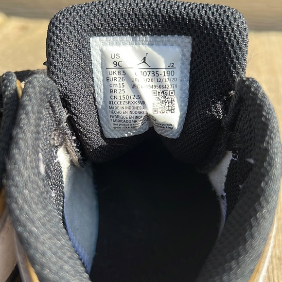 Jordan 1s - Picture 3 of 4